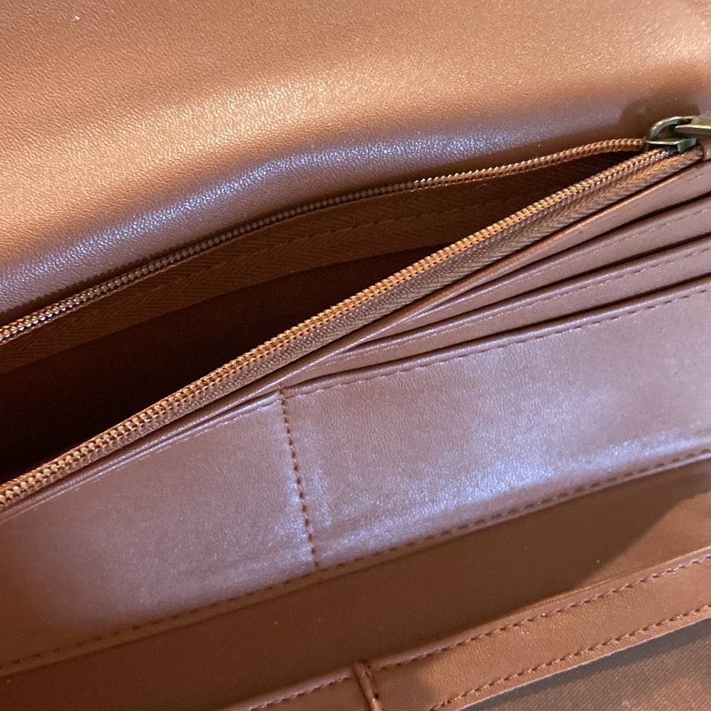Universal Thread Wallet - Picture 5 of 5